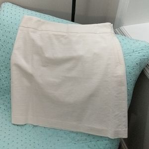 White, lined skirt